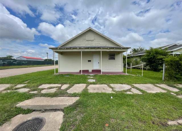 Property at 501 14th St, Port Arthur, TX 77640, 2 beds, 1 bath