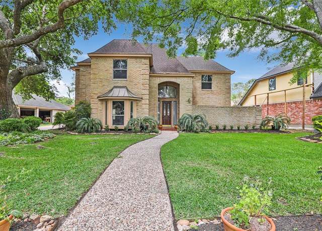 Property at 20031 Pine Wind Dr, Humble, TX 77346, 4 beds, 3.5 baths