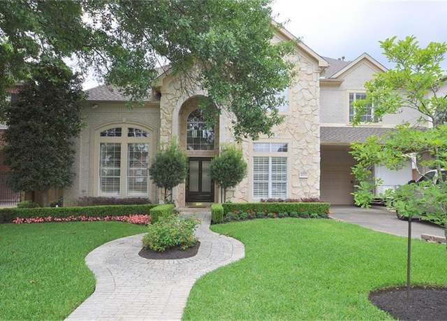 Property at 4925 Pine St, Bellaire, TX 77401, 5 beds, 4.5 baths