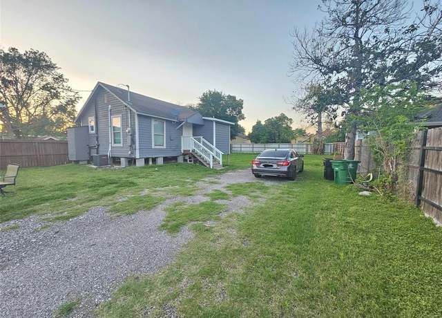 Property at 1013 Bennington St, Houston, TX 77022, 2 baths