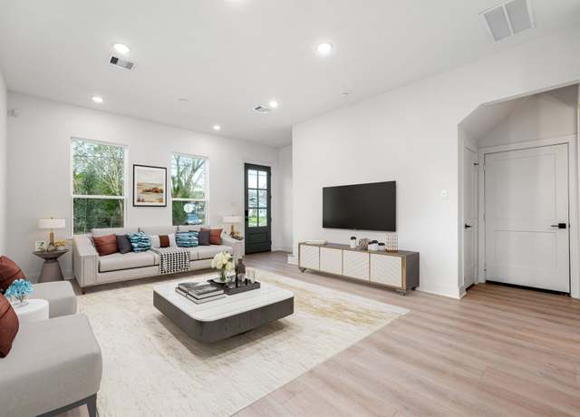 Property at 751 Dumble St, Houston, TX 77023, 3 beds, 3.5 baths