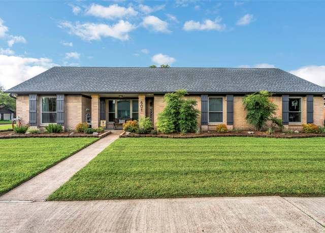 Property at 601 Willow Glen Ln, Baytown, TX 77521, 4 beds, 3 baths