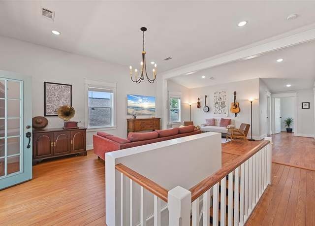 Property at 1212 Avenue L, Galveston, TX 77550, 4 beds, 3 baths