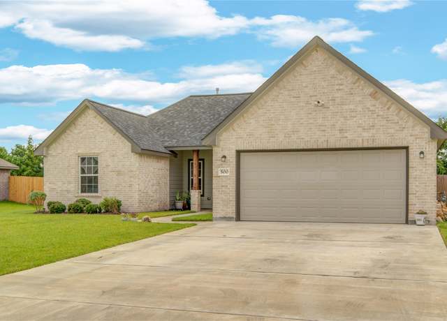 Property at 500 Yorktown Ave, Clute, TX 77531, 3 beds, 2 baths