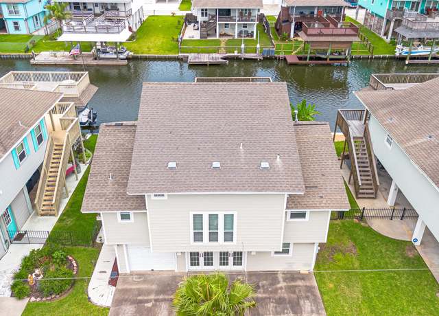 Property at 1016 Redfish St, Hitchcock, TX 77563, 3 beds, 3 baths