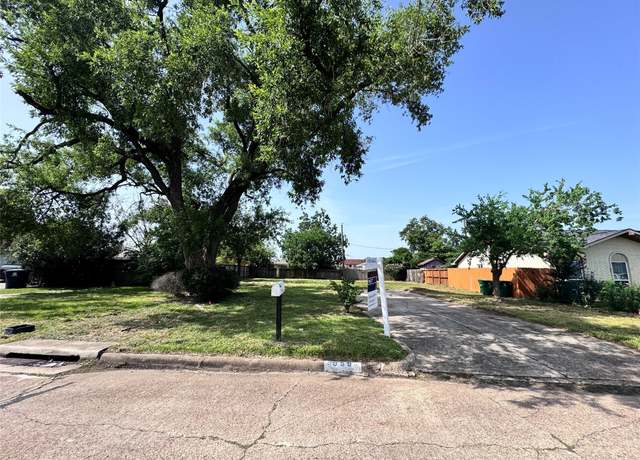 Property at 959 Greatwood Dr, Houston, TX 77013