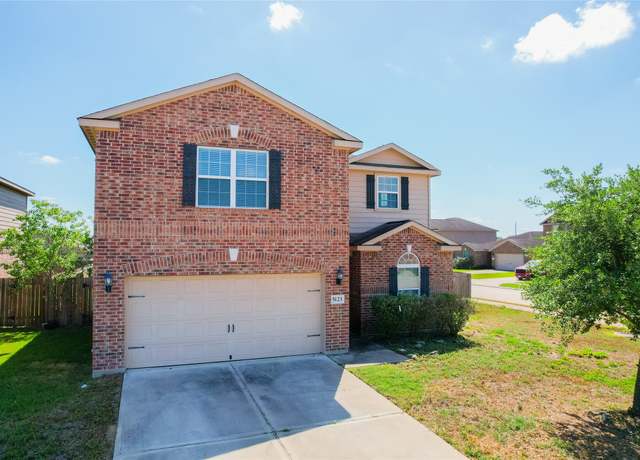 Property at 5123 Harbor Palm Dr, Rosenberg, TX 77469, 5 beds, 2.5 baths