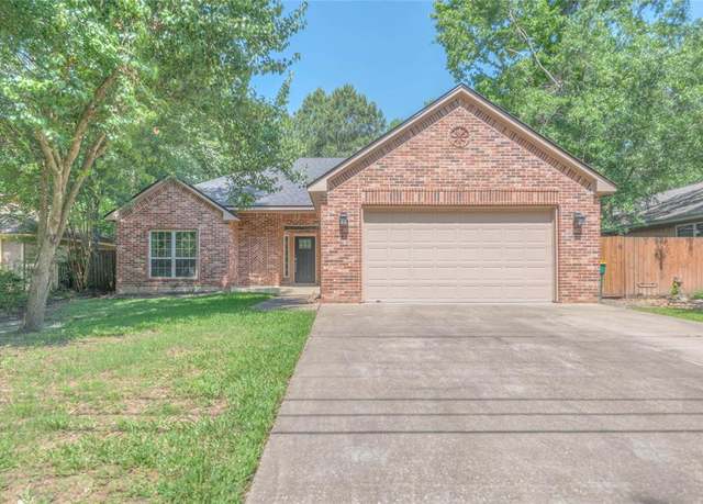 Property at 376 Rolling Hills Dr, Conroe, TX 77304, 3 beds, 2 baths