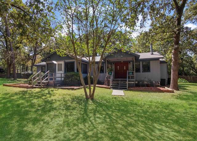 Property at 225 Oak Forest Dr N, Crockett, TX 75835, 3 beds, 2 baths