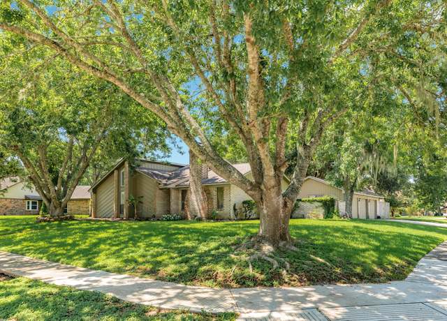 Property at 149 Spanish Moss Ln, Lake Jackson, TX 77566, 3 beds, 2.5 baths