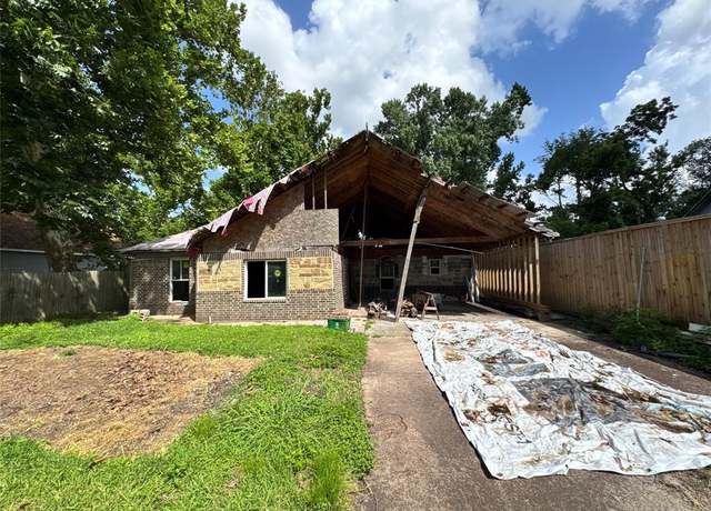 Property at 9318 Sherbourne St, Houston, TX 77016, 4 beds, 3.5 baths