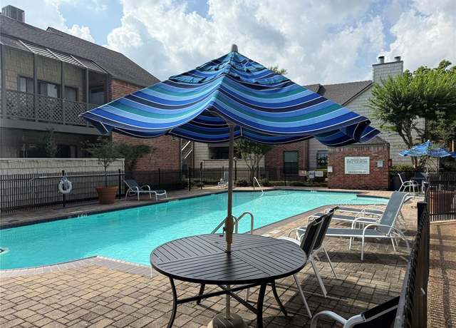 Property at 2829 Timmons Ln #195, Houston, TX 77027, 2 beds, 1.5 baths