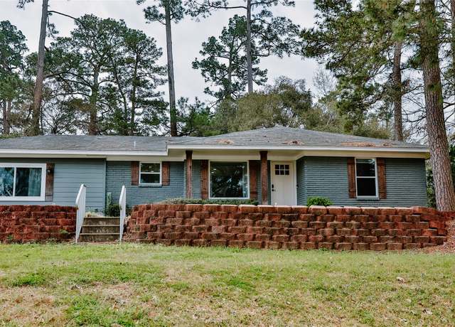 Property at 522 Sunview Dr, Livingston, TX 77351, 3 beds, 2 baths