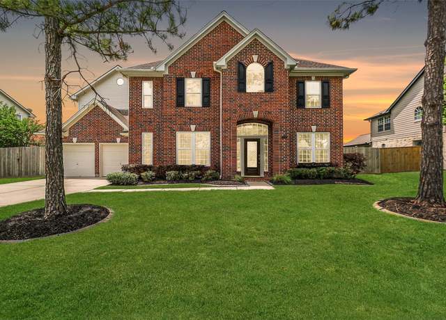 Property at 1416 Blueberry Ln, Friendswood, TX 77546, 4 beds, 3.5 baths