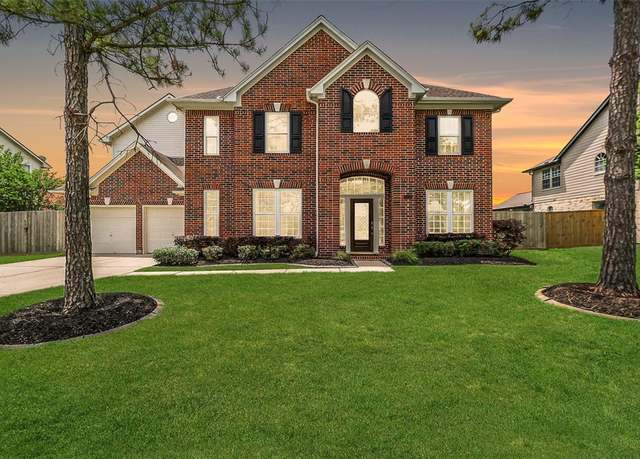 Property at 1416 Blueberry Ln, Friendswood, TX 77546, 4 beds, 3.5 baths