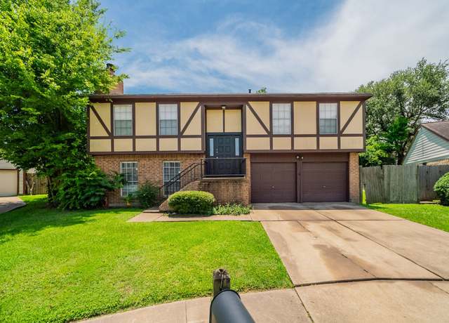 Property at 4903 Kleinfields Ct, Houston, TX 77066, 3 beds, 2.5 baths