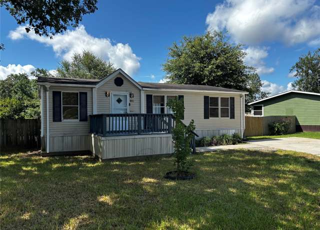 Property at 139 Pegasus Ct, Conroe, TX 77306, 3 beds, 2 baths