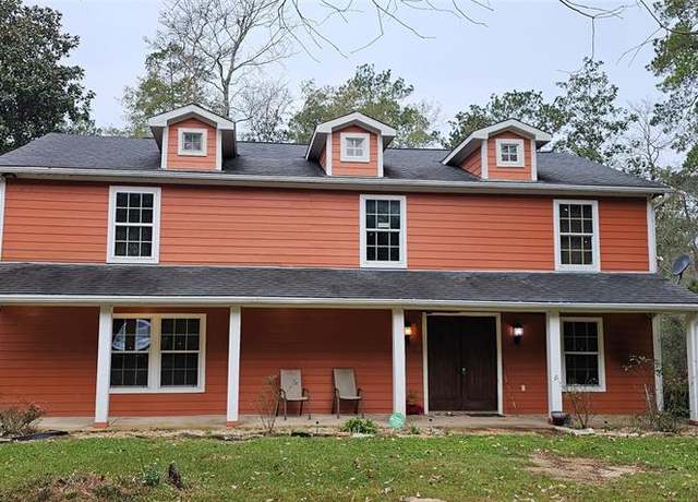 Property at 125 3rd St, Woodville, TX 75979, 3 beds, 2.5 baths