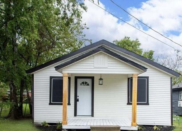 Property at 2425 E Fayle St, Baytown, TX 77521, 3 beds, 2 baths