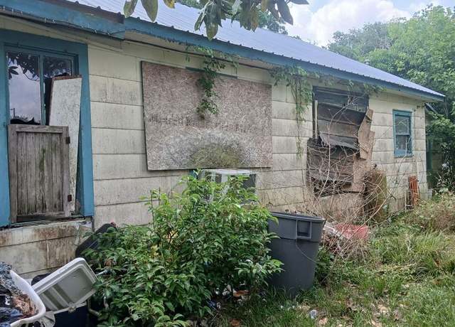 Property at 5722 6th St, Danbury, TX 77534, 3 beds, 2 baths