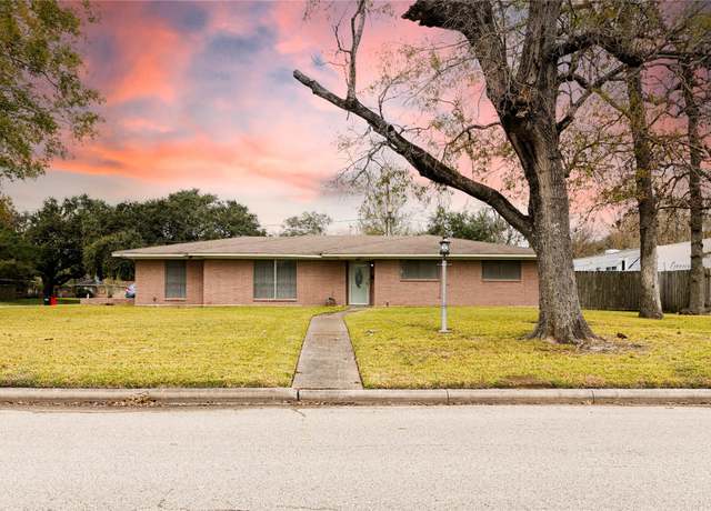 Property at 2000 E Fayle St, Baytown, TX 77520, 4 beds, 2 baths