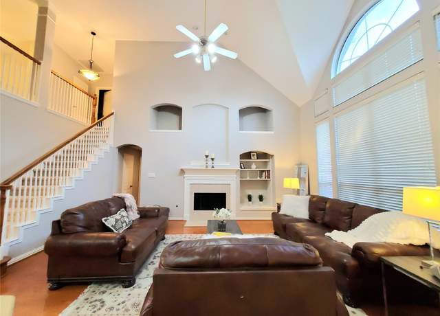 Property at 5439 Emerald Pointe Ln, Sugar Land, TX 77479, 4 beds, 3.5 baths