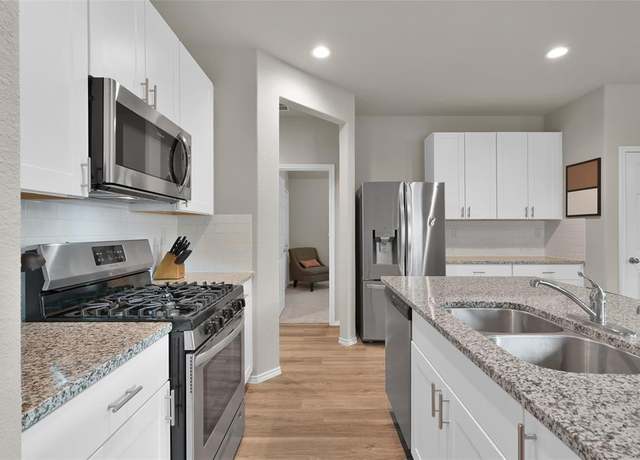 Property at 195 Bellewood Manor Dr, Magnolia, TX 77354, 3 beds, 2 baths