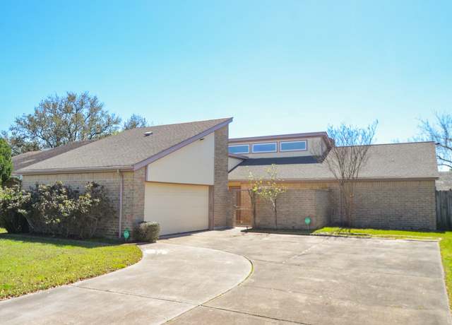 Property at 10723 Bexley Dr, Houston, TX 77099, 3 beds, 2 baths