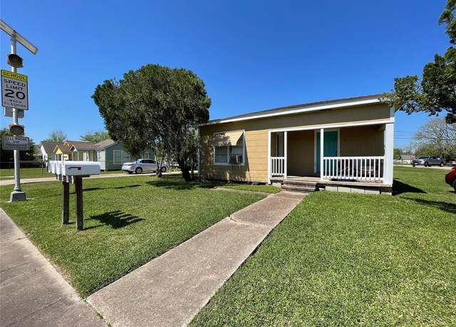 Property at 302 N Avenue B, Freeport, TX 77541, 65 beds, 1 bath