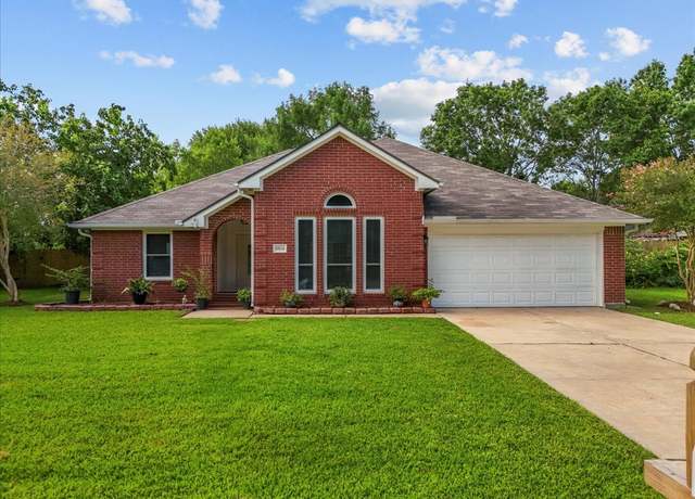 Property at 5504 Thistle Dr, Dickinson, TX 77539, 3 beds, 2 baths