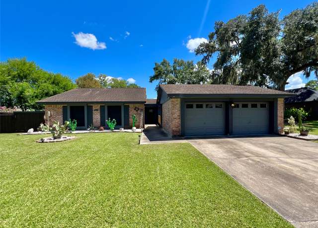Property at 253 Prescott Dr, West Columbia, TX 77486, 4 beds, 2 baths