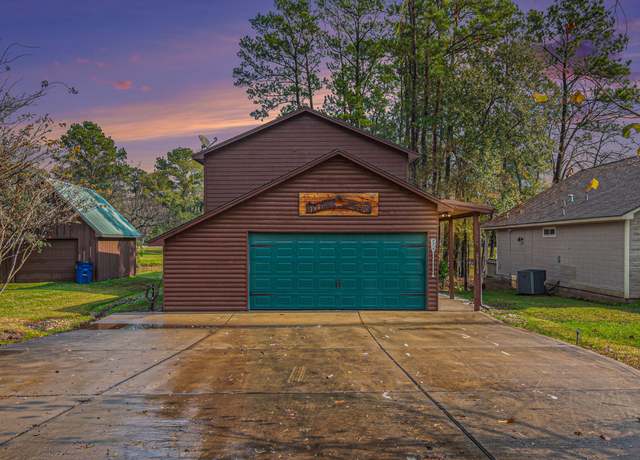 Property at 52 Hunters Creek Dr, Huntsville, TX 77340, 3 beds, 2 baths