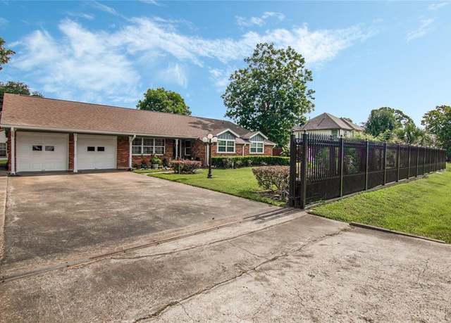 Property at 8017 Lanham Ln, Houston, TX 77075, 3 beds, 2.5 baths