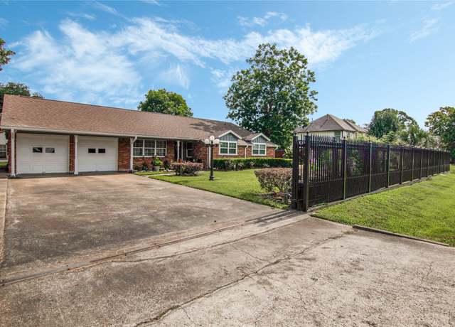 Property at 8017 Lanham Ln, Houston, TX 77075, 3 beds, 2.5 baths