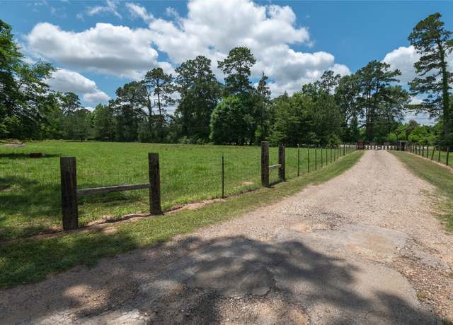 Property at 14025 Fm 1314 Rd, Conroe, TX 77302, 3 beds, 2.5 baths