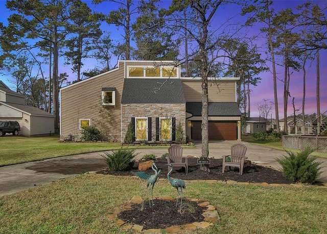 Property at 15211 Jamaica Dr, Willis, TX 77318, 4 beds, 3.5 baths