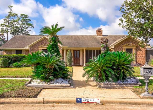 Property at 5427 Sue Marie Ln, Houston, TX 77091, 4 beds, 2.5 baths