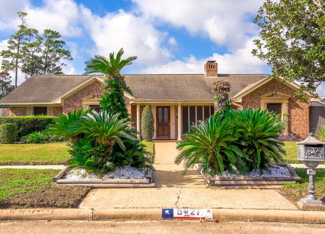 Property at 5427 Sue Marie Ln, Houston, TX 77091, 4 beds, 2.5 baths