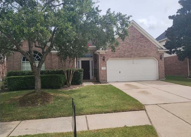 Property at 11111 Sprucedale Ct, Houston, TX 77070, 3 beds, 2 baths