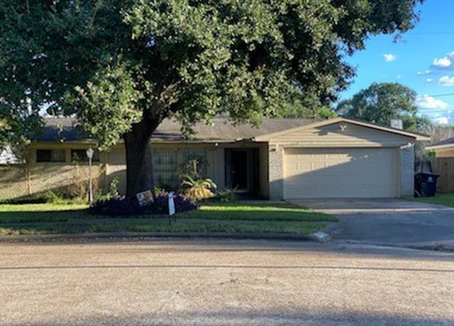 Property at 907 Twin Falls Rd, Houston, TX 77088, 3 beds, 2 baths