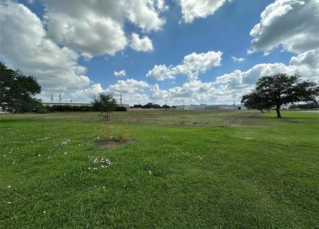 Property at 203 Lake Rd, Lake Jackson, TX 77566