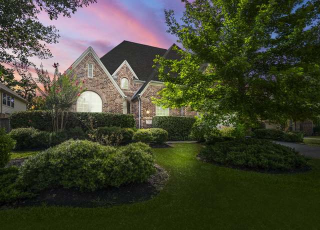Property at 110 Hunter Hollow Dr, Montgomery, TX 77316, 4 beds, 3 baths