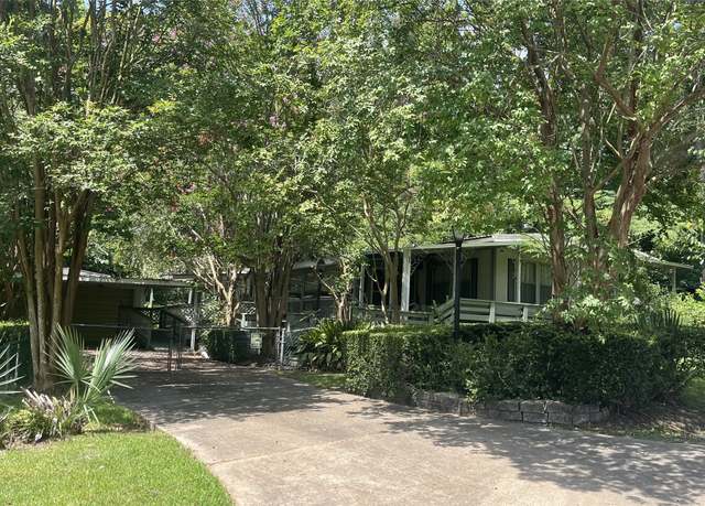 Property at 149 Hickory Holw, Onalaska, TX 77360, 3 beds, 2 baths