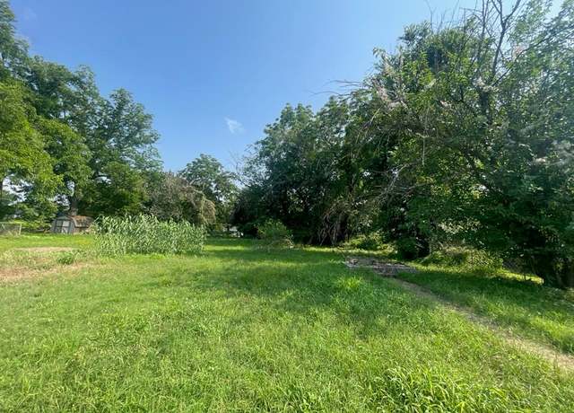 Property at 1121 Dewees St, Columbus, TX 78934