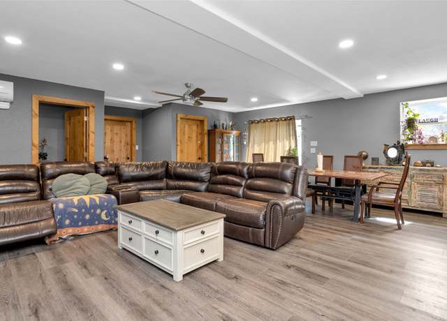 Property at 10780 Stidham Rd, Conroe, TX 77302, 4 beds, 3.5 baths