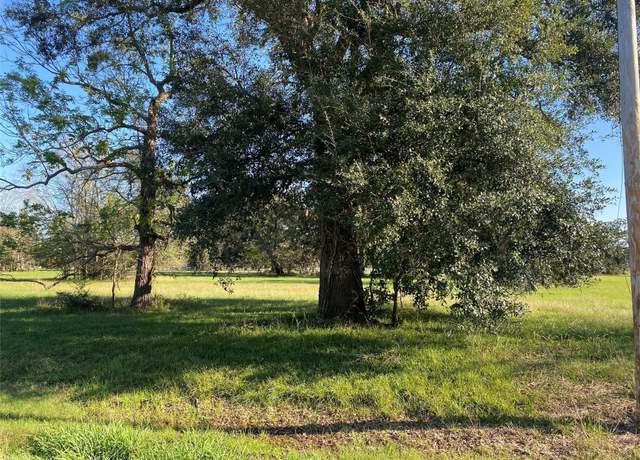 Property at 500 Rocking Horse Ct W, Angleton, TX 77515