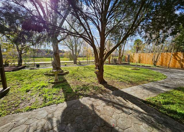 Property at 11118 Sagecountry Dr, Houston, TX 77089, 4 beds, 3 baths
