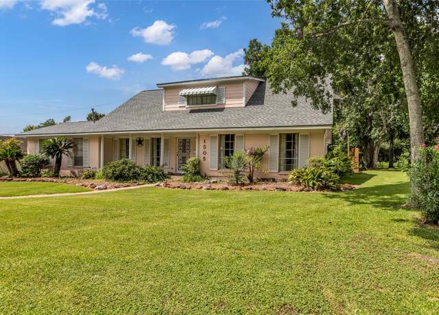 Property at 1505 Missouri St, Baytown, TX 77520, 4 beds, 2 baths