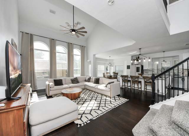 Property at 30214 Vinebriar Dr, Spring, TX 77386, 5 beds, 2.5 baths