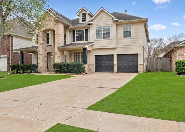 Property at 8110 Moss Stone Dr, Sugar Land, TX 77479, 5 beds, 3.5 baths
